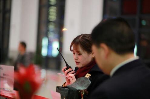 數字對講機比傳統模擬對講機好用嗎？
